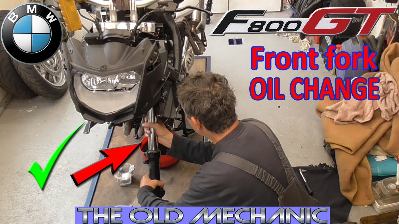 BMW F800GT [2014] ЗАМЕНА МАСЛА ПЕРЕДНЕЙ ВИЛКИ стала проще .. !! Автор: Старый механик 👨‍🔧 --- 🏍