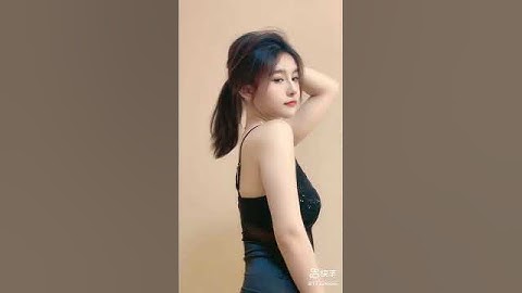 那你呢 😘🥰👑希望这个夏天有什么. #💝💛🧡高清美女壁纸 #对镜拍🪅🧸🛍