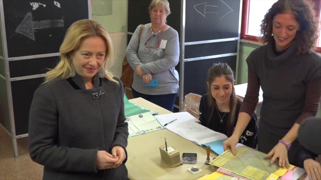 Elezioni, Meloni vota a Roma: 