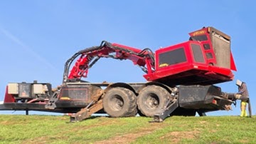 CANADIAN FARMER - INCREDABLE NUHN LAGOON PUMP - Moving TONS of manure quickly to the fields.