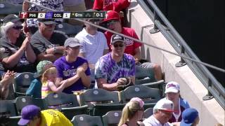 2013/06/16 Fan makes catch over the wall
