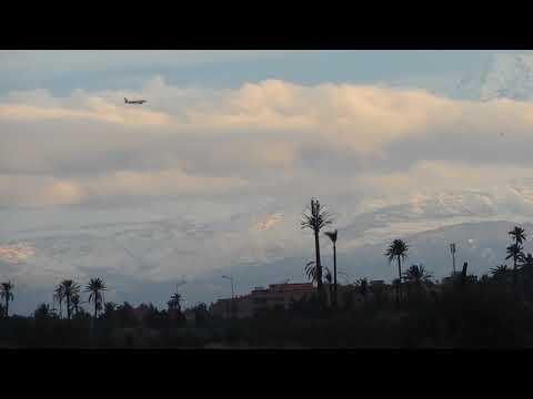 Les Montagnes Du Haut Atlas Vues Du Centre Ville De De Marrakech