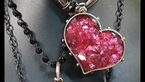 Susan Lenart Kazmer Makes Faux Stones on Beads, Ba...