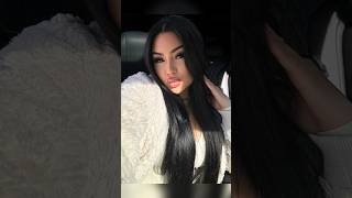 Nicole The Beauty That Stops Time