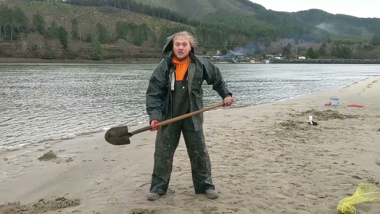 A Guide to Clamming on the Oregon Coast - Jetty Fishery Nehalem Bay