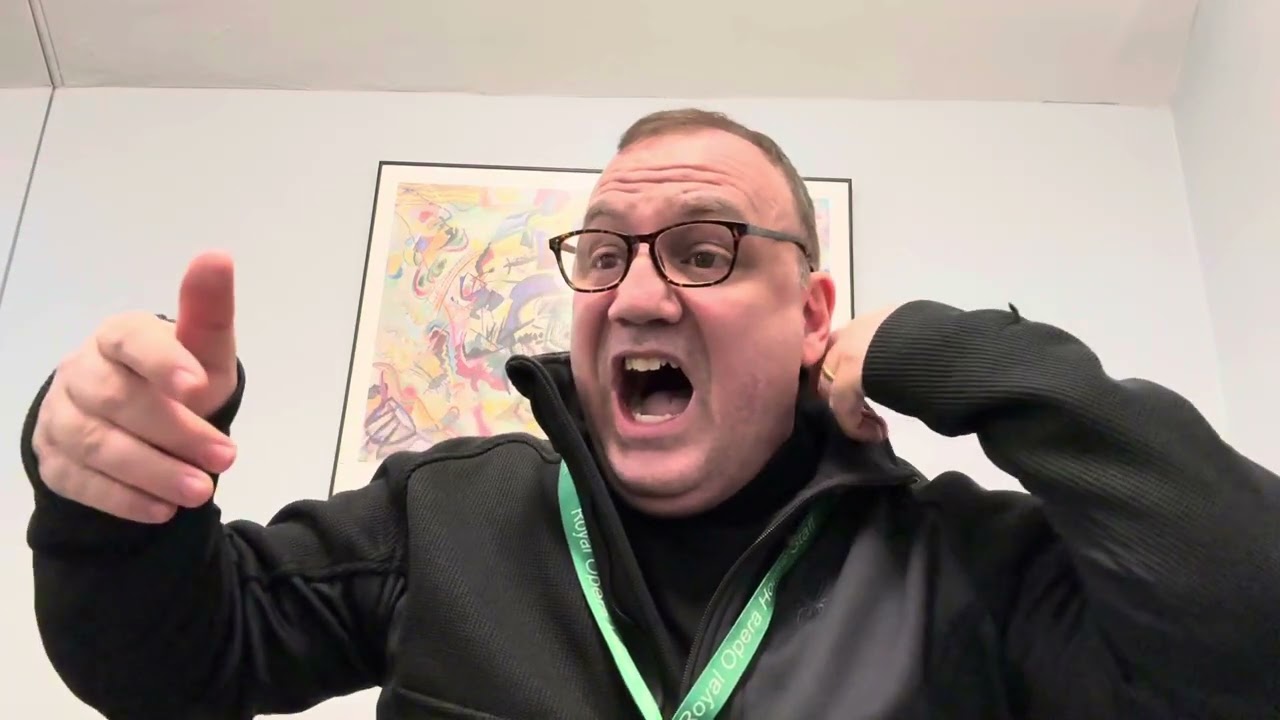 Alleggerimento in the passaggio: singing light but not less.