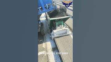 How does the precast concrete wall panel extrusion machine produce lightweight wall panels?