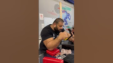 Levan Saginashvili is wrist training