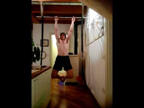 Uneven pullups (secondary hand only uses one or two fingers)
