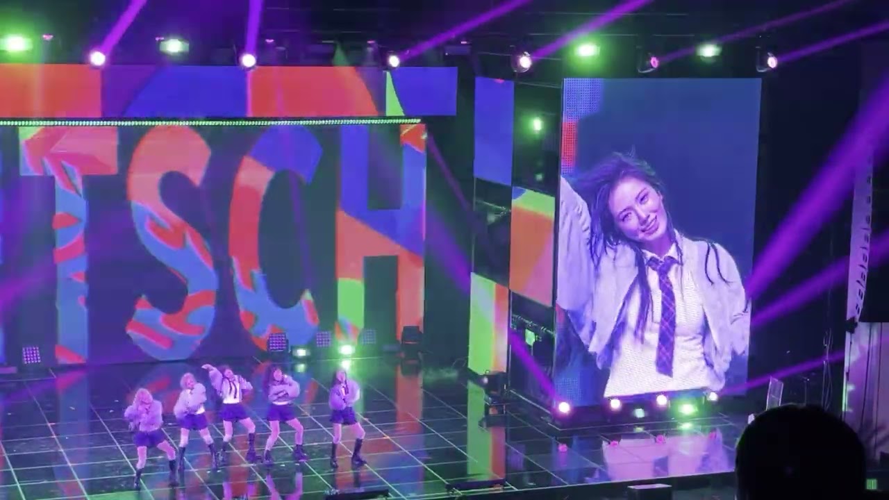 키키 콘서트 KiiiKiii Festival Live Performance Archive at Blue