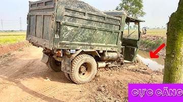 Bác tài lái công nông to chở đá cực vất vả siêu lầy lội | Công nông một khối cát đổ ben | Excavator