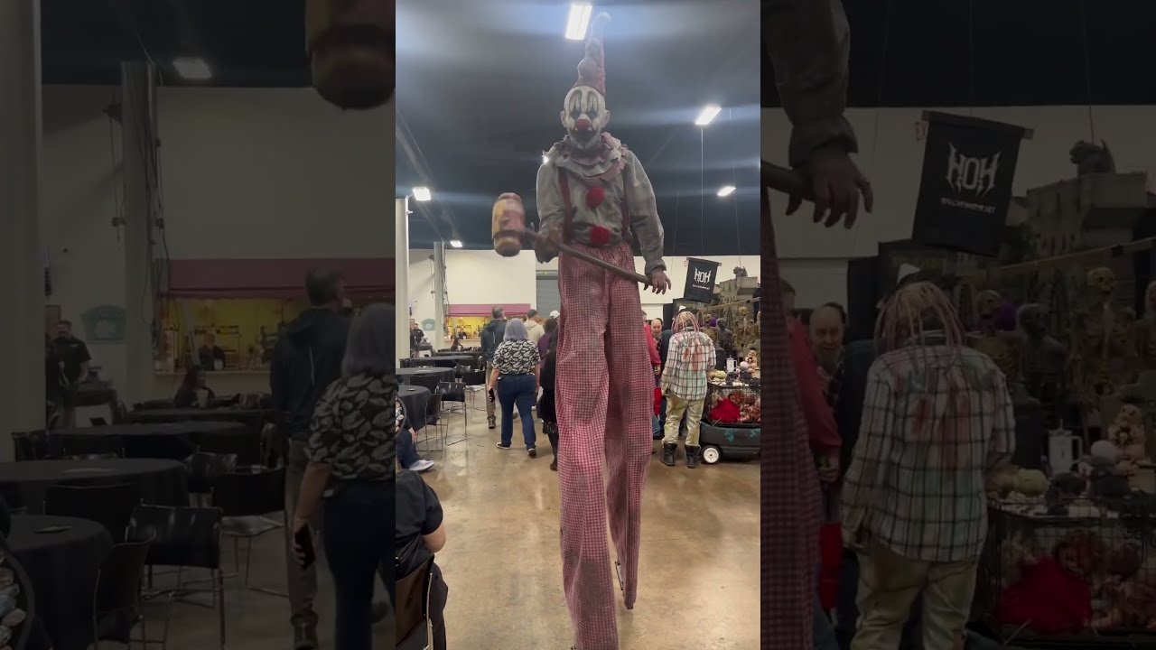 Insanely Tall Creepy Clown Halloween Transworld Halloweencostumes Scary
