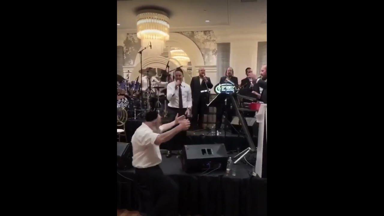 Yaakov Shwekey, Freilach Band and Mezamrim Choir - Aish! יעקב שוואקי, ופריילך, מקהלת המזמרים