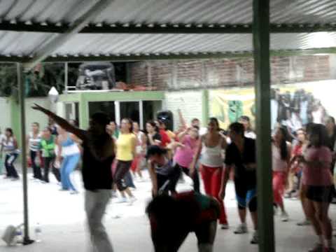 latinos con Alexi Montes " ZUMBA "