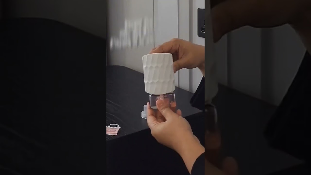 Yankee Candle ScentPlug Diffuser ~ Continuous flow of scent with style. 