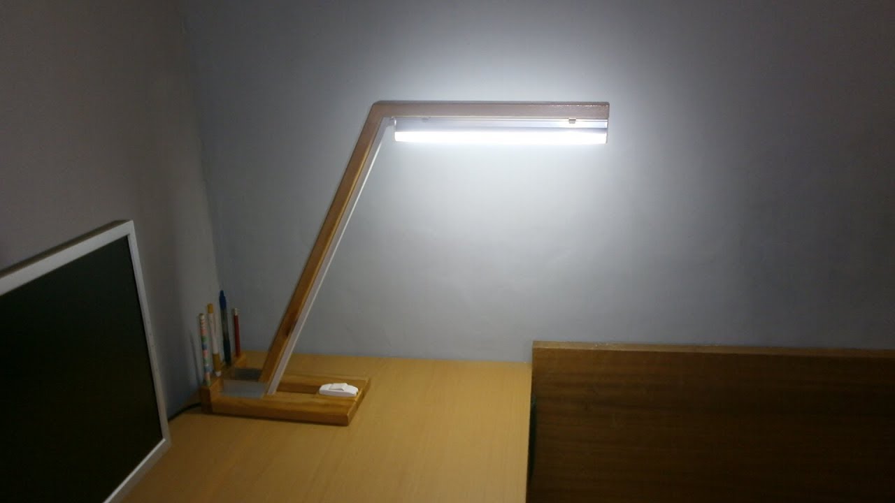Como hacer una Lampara de escritorio Led de madera //desk lamp - YouTube