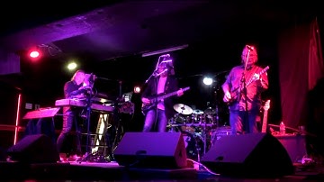 3.2 featuring Robert Berry - Talkin