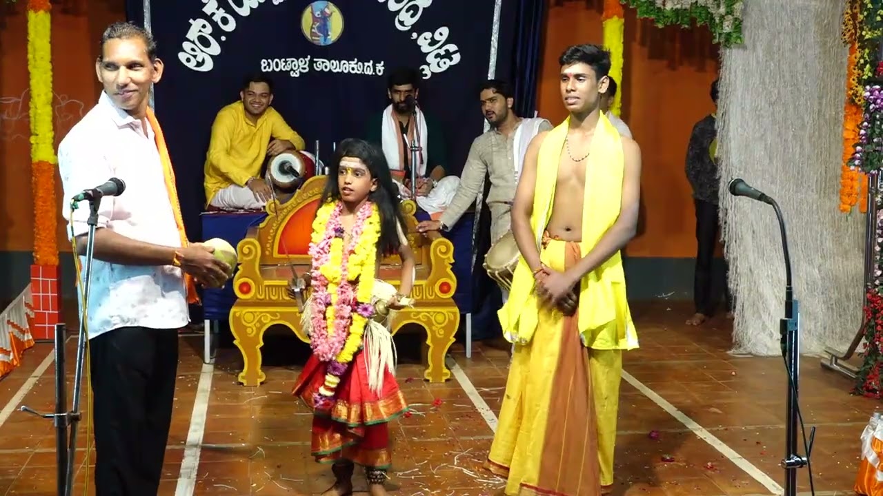 ಸೇವಾಕರ್ತೆರ್ ಲಕ್ಕುದು ಬರ್ಪೆರಾ ಅತ್ತು ದೈವನೇ ಆಡೆಗ್ ಬರೋಡಾ-ಸೇವಾದಾರರನ್ನು ಕರೆದ ರಕ್ತೇಶ್ವರೀ ದೈವದ ಪಾತ್ರಿ#dance