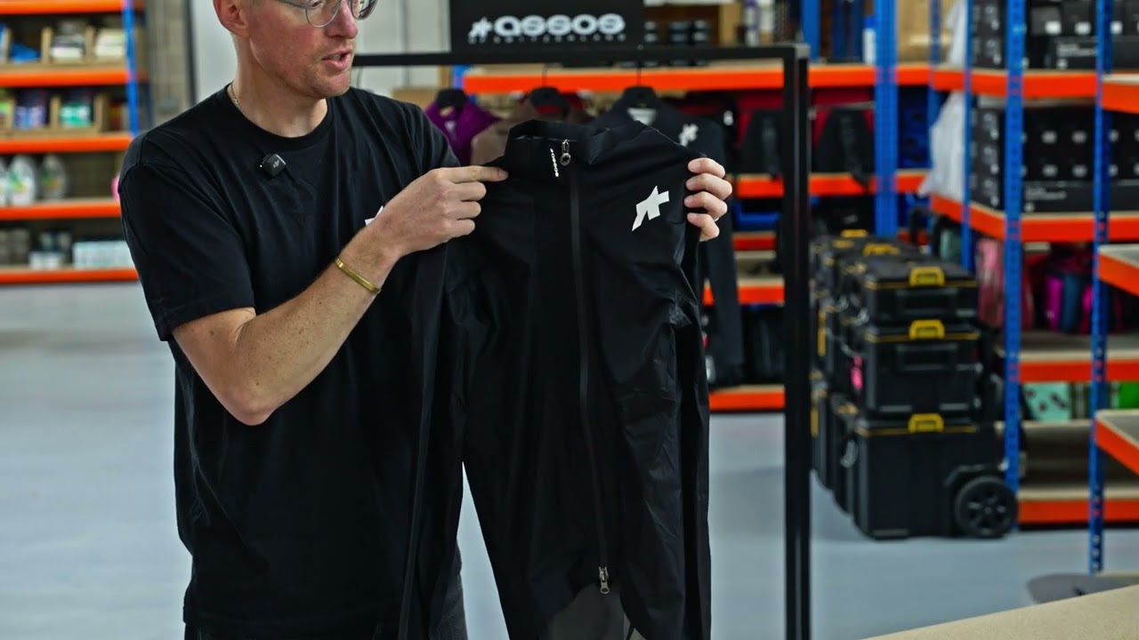 EQUIPE RS Schlosshund Rain Jacket S11, blackSeries » ASSOS Of
