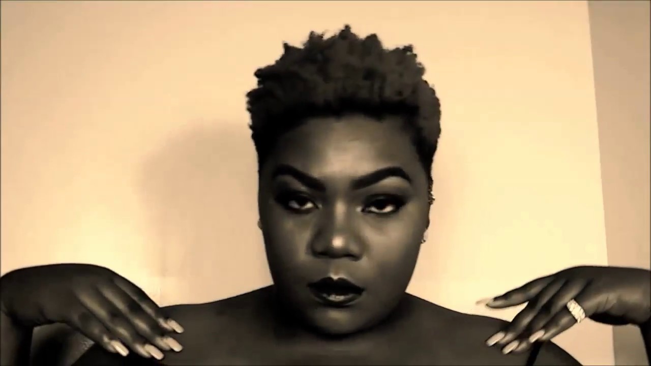 10 Things You Needed for An Early 90's Music Video