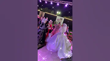 العروسة واختها في حتة تانية خالص حبيبتي وصاحبتي وبنتي ونور عيني يارب لاتحرم حدا من اخواته 