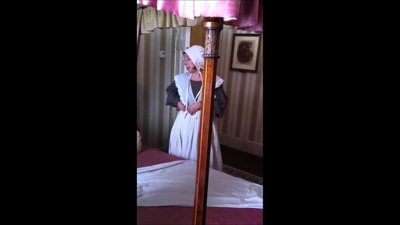 Charles Dickens Home/Museum in London: The Bedroom