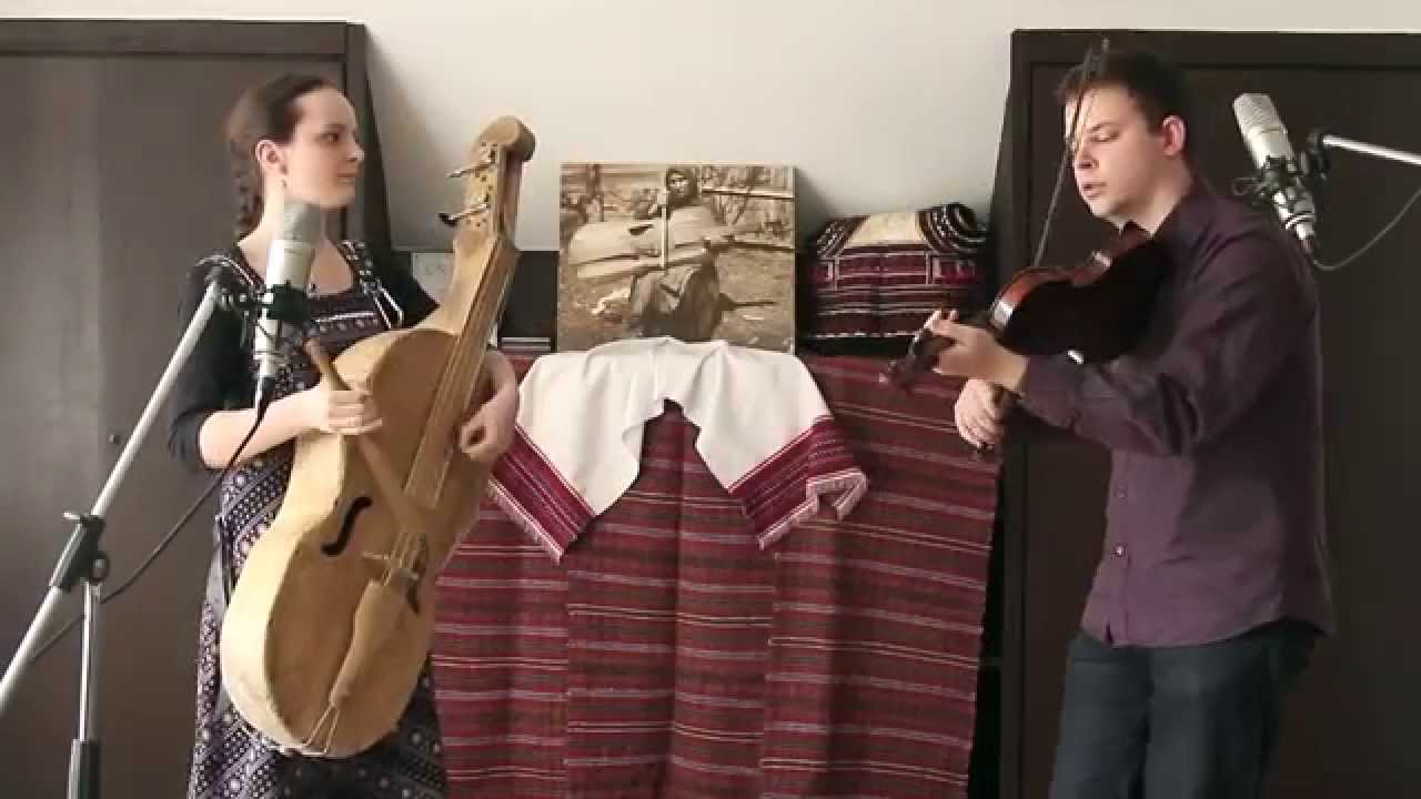 Mihó Attila (hegedű), András Orsolya (gardon) - Gyimesi muzsika