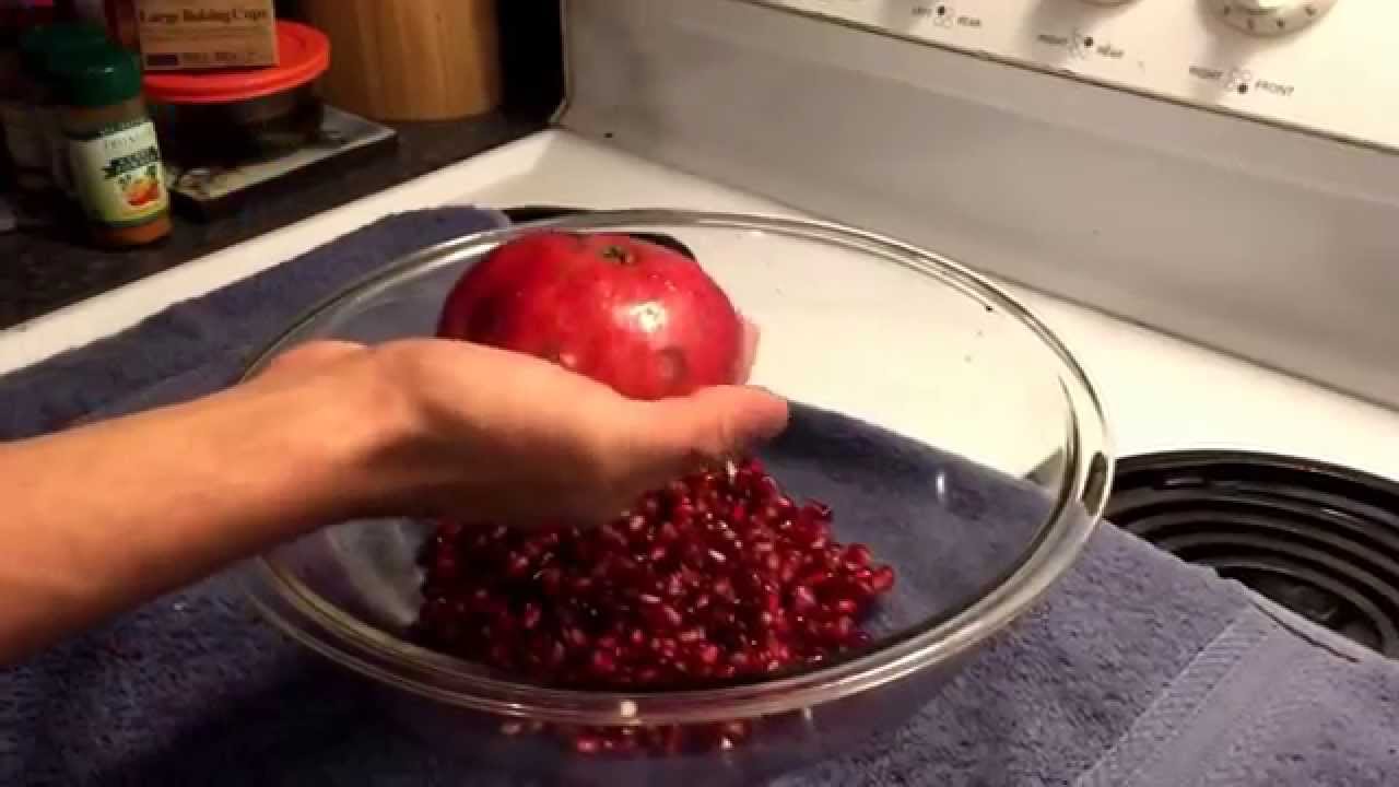 Pomegranate trick. Easy guide to reseed your poms yum yum - YouTube