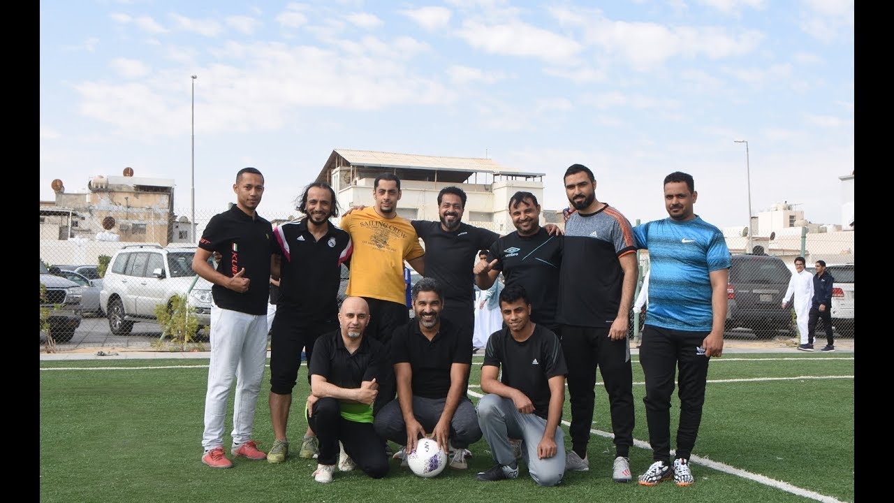 ثانوية النجاح بالقطيف :مباراة كرة قدم بين فريقي (المعلمين والطلاب)