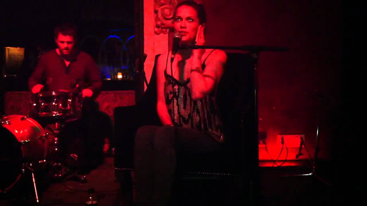 Bethany Joy Galeotti/Everly singing "Batman" at the Team Tr