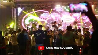 Konser Boomerang di Batam , Penonton Naik Panggung Semua