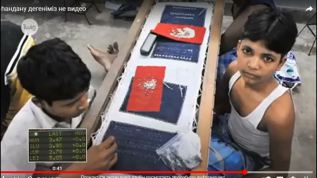 Екатеринбургтегі жезөкшелер Үлкен, бұлшықетті қара жігіт Анджелина Валентинді трахает.