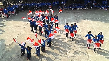 Đồng diễn semaphore "Quyết giữ biển đảo quê hương" LCĐ Khoa Sinh học - ĐHSP Huế