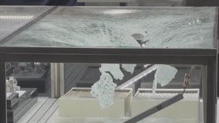 Tigard police investigate armed robbery at Washington Square Mall’s Kay Jewelers
