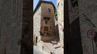 This Peaceful Hill Town in Italy Holds Centuries of History 🇮🇹 | Assisi, Umbria