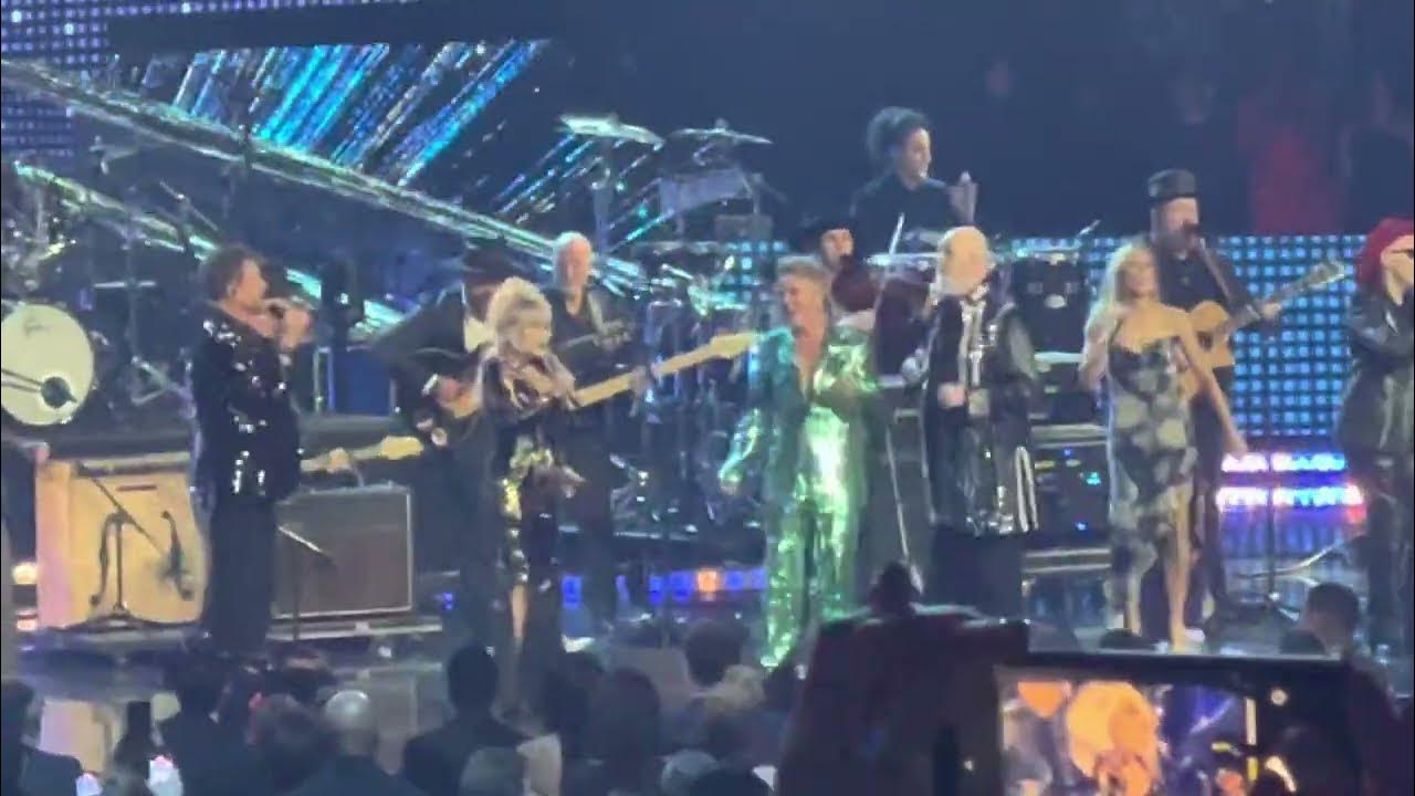 Dolly Parton performs “Jolene” Rock n’ Roll Hall of Fame Induction