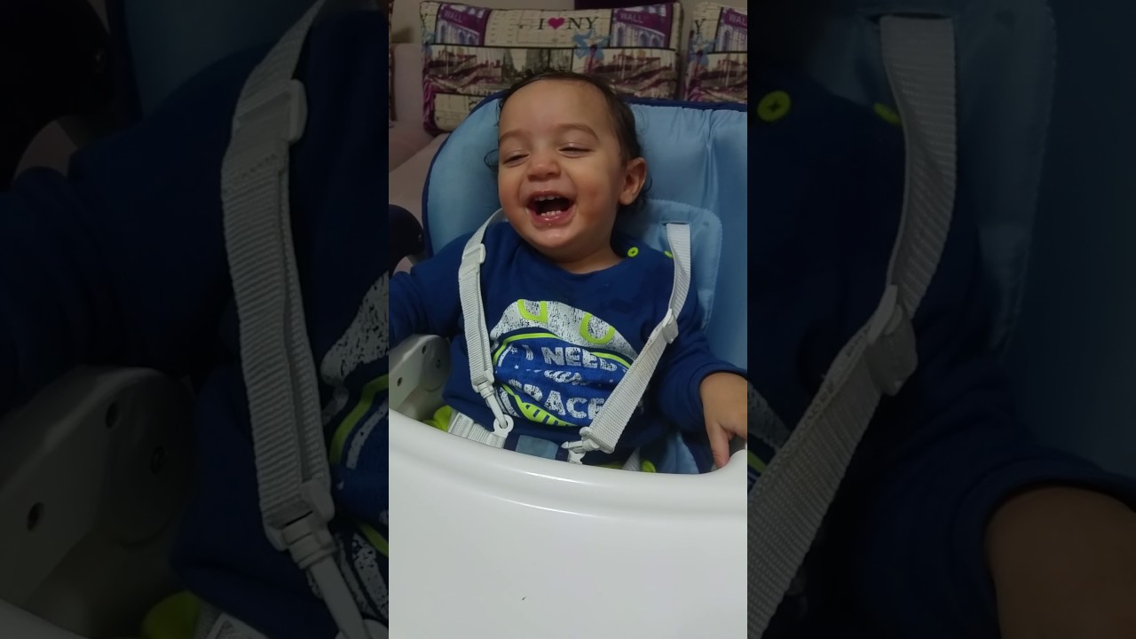 Gülen bebek YouTube