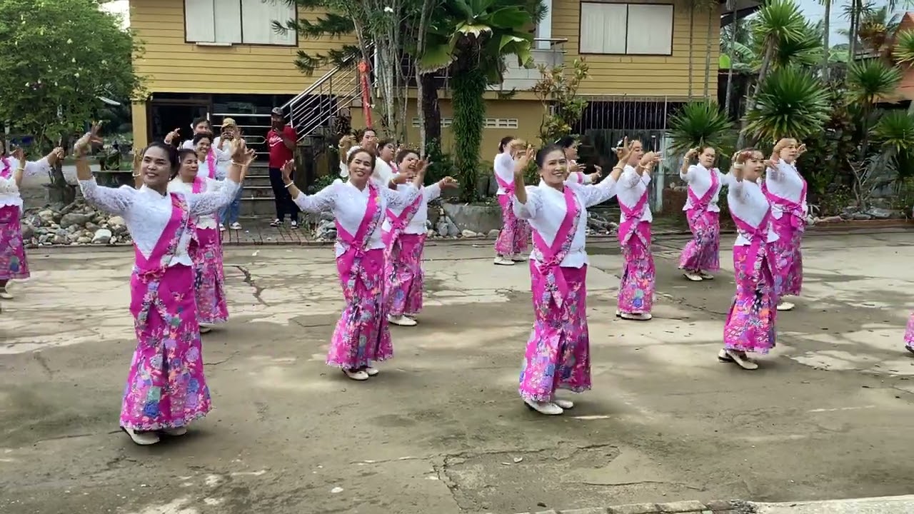 บาสโลบ เพลงดีดพิณกล่อมโขง ป้อม เปรมฤดี + ตุ้มพิณซิ่งสะดีด (คิดท่าโดยครูเอื้อง)