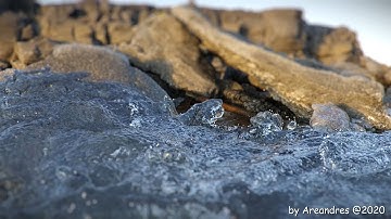 Blender realistic flip fluid simulation rendered with Luxcorerender and watch with headphones