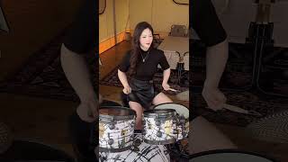 NO.02 This drummer is INSANE 😳 #DailyDrumTip #Shorts #music #drums #learnchinese #drumset NO.02 This drummer is INSANE 😳 #DailyDrumTip #Shorts #music #drums #learnchinese #drumset