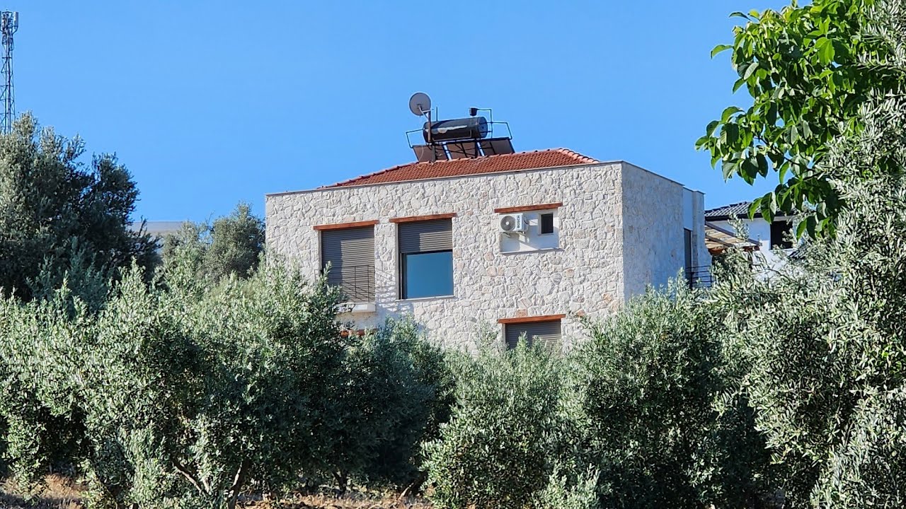 Bağlıağaç Köyünde Satılık Müstakil Köy İçi İmarlı 862+862 Metrekare Arsa ve Bahçe.2.900 Bin Lira🍇🏡🫒🏠