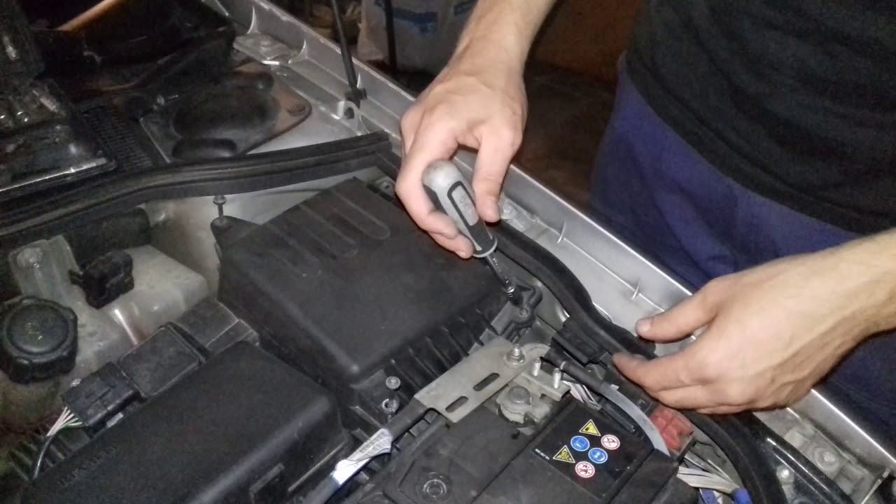 Changement filtre à air laguna 2 1,9 dci YouTube