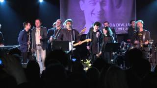 Video thumbnail of "Prijatelji muzičari sviraju Rusiju u čast Vlade Divljana"