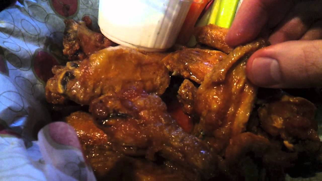 Testissä siivet: Speakeasy, Hervanta, vier. Dj Sipitron