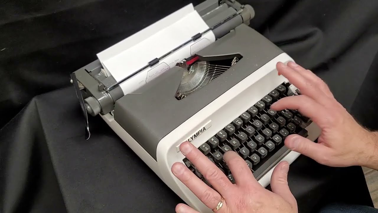 Olympia Model B12 Manual Typewriter - Made in Japan - YouTube