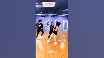 Thumbnail of PARAM SUNDARI DANCE COVER || KRITI|| PANKAJ TRIPATHI|| SHREYA #Mimi #kriti #pankajtripathi #shreya