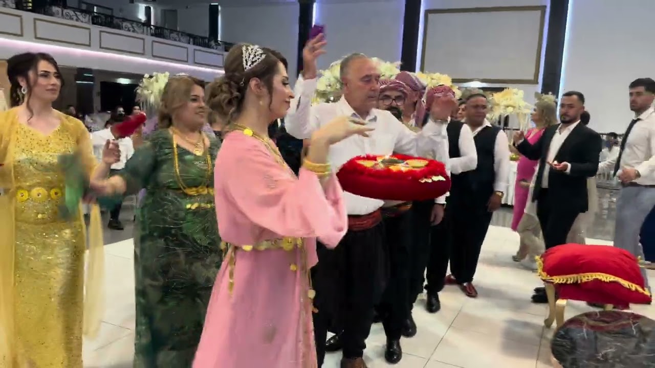 احلى زفة حنا في عرس ابن عمي وبنت عمي في ألمانيا الف مبروك عقبال عذابين 