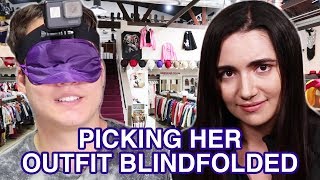 I Picked My Girlfriend&#39;s Outfit Blindfolded