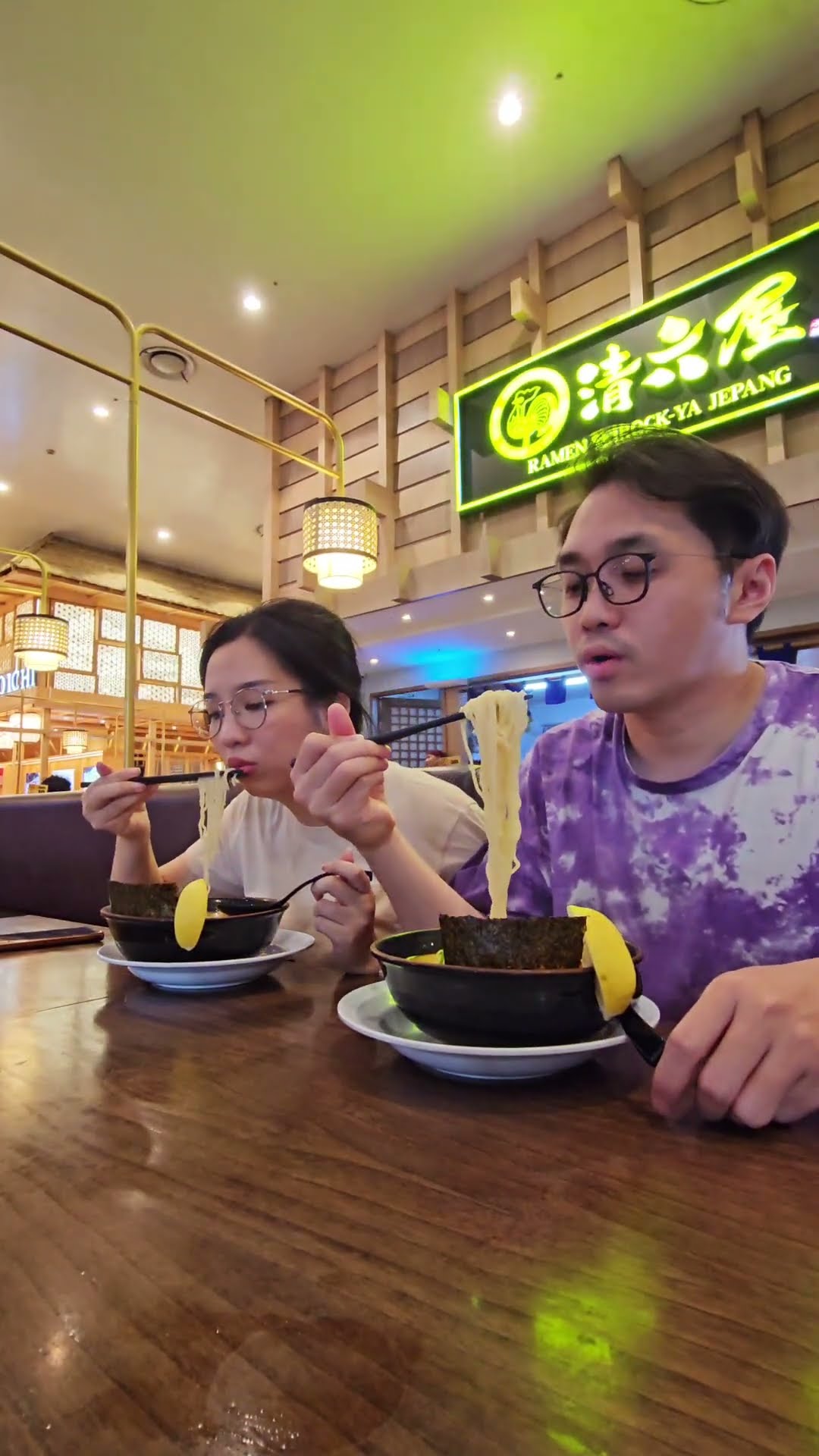 AKHIR BULAN MAKAN MIE AJA BIAR IRIT....