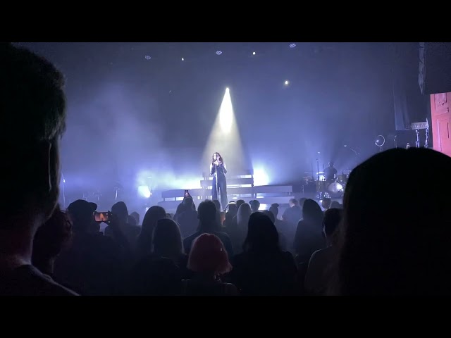 Banks - Better (Serpentina Tour Seattle 8/7/2022) class=